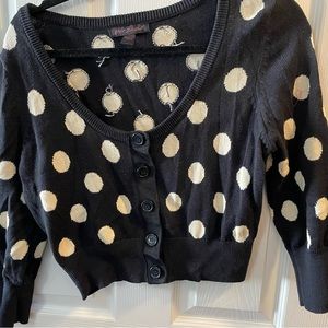 Classic Betsey Johnson black & white polka dot shrug sweater, L
